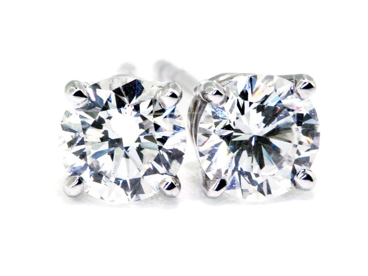 0.81 Carat Diamond 18K White Gold Stud Earrings