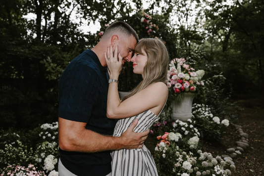 A Close Up On Taylor Swift's Engagement Ring