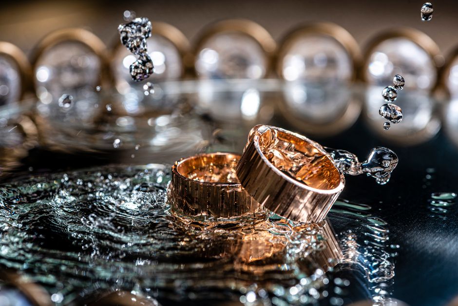 How to Clean Gold Jewelry with Vinegar (And Why You Probably Shouldn't)