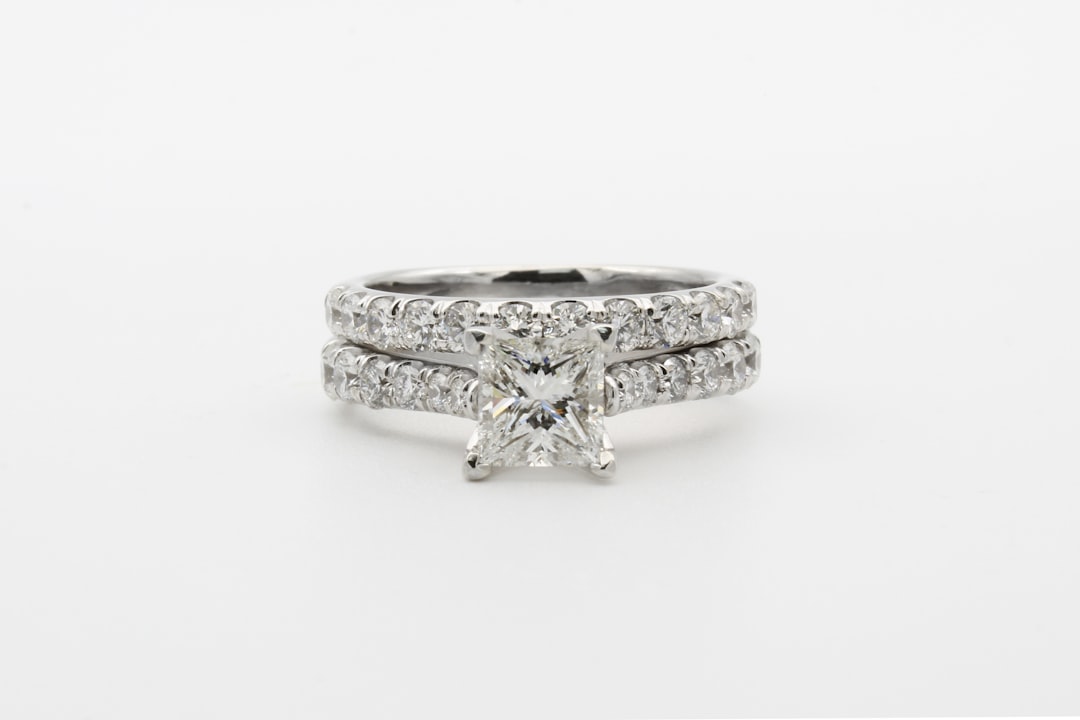 The Most Elegant 3 Stone Cathedral Rings for Your Proposal