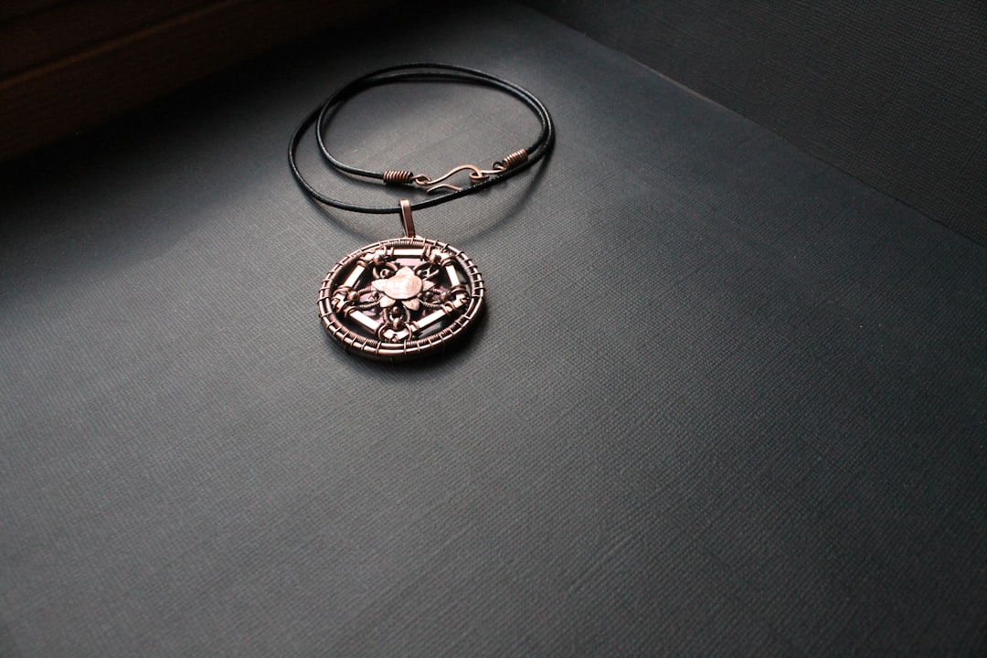 Beyond the Bling: How to Select Elegant Fine Jewelry for Mom