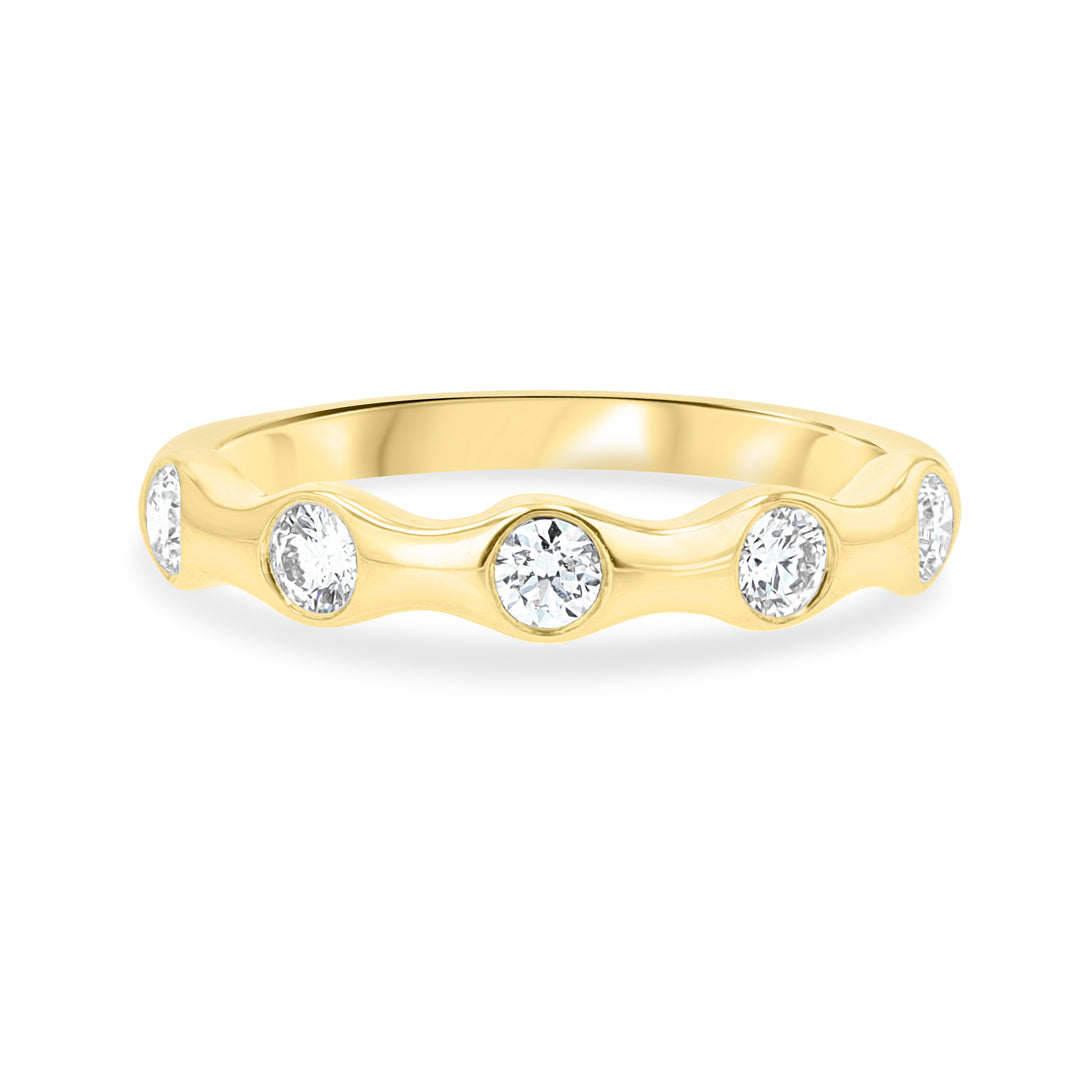 18kt Yellow Gold Wavy Diamond Wedding Band – 0.40ct