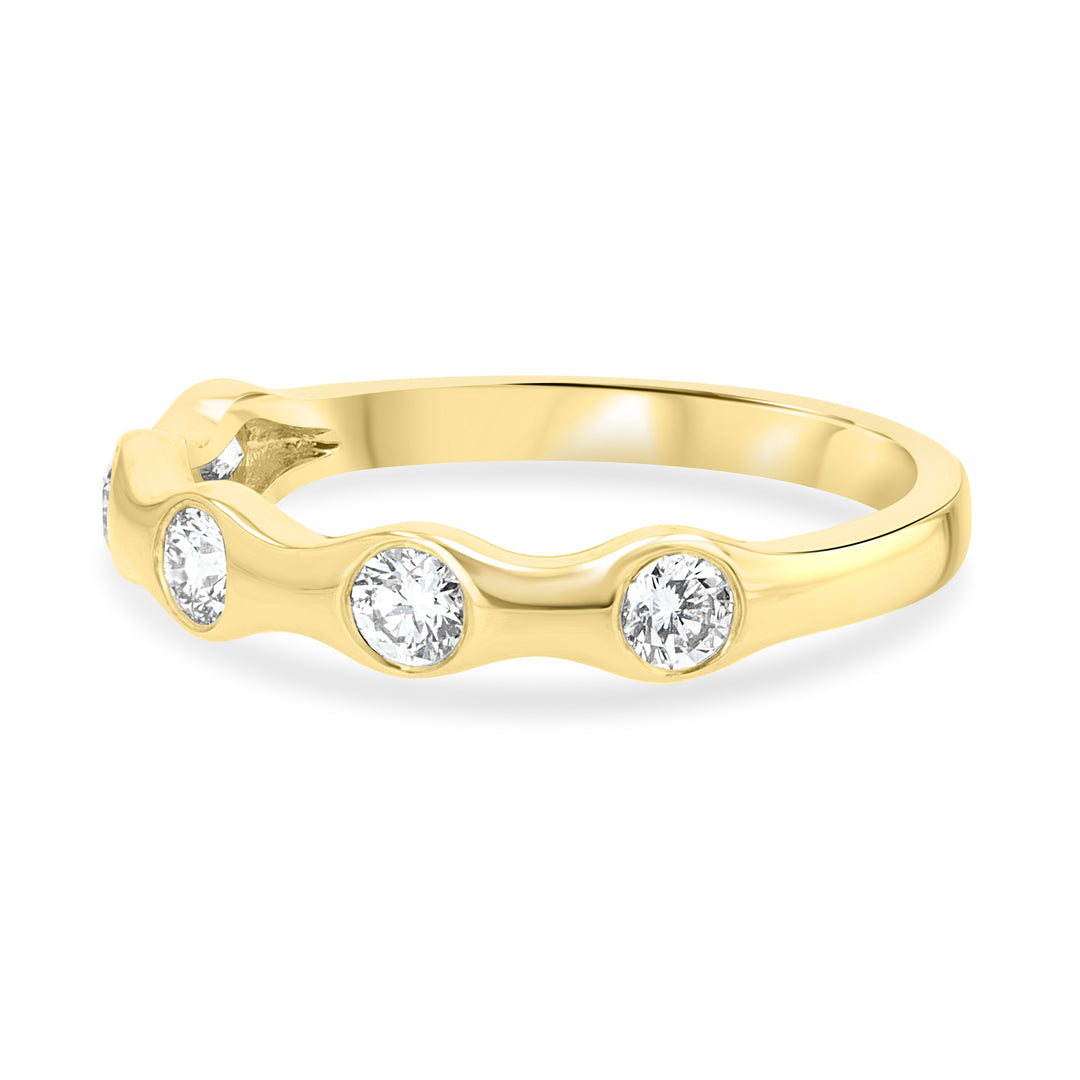 18kt Yellow Gold Wavy Diamond Wedding Band – 0.40ct