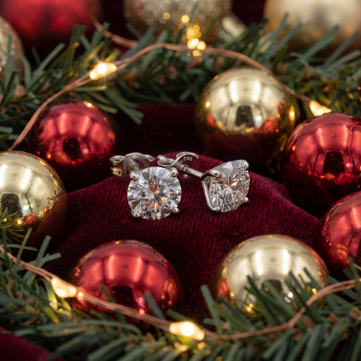 0.84ct Round Brilliant Diamond 4-Prong Martini Stud Earrings