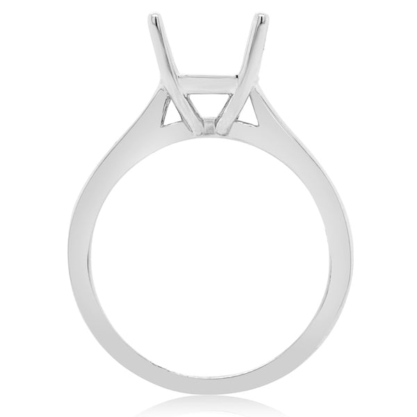 Platinum classic tapered solitaire diamond engagement ring mounting