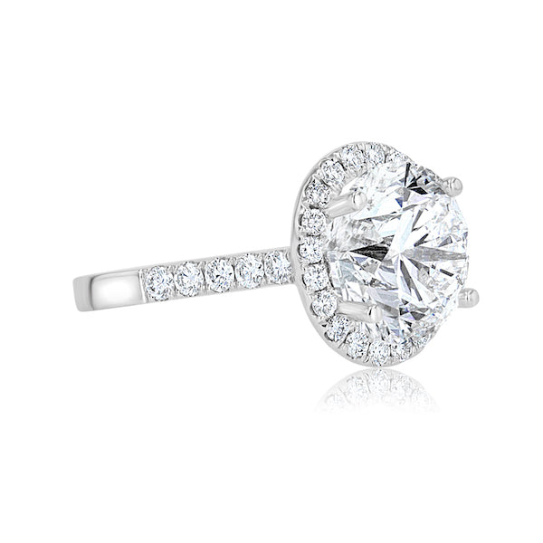 Glowing Oval 0.52 Carat Diamond 18K White Gold Engagement Ring Setting